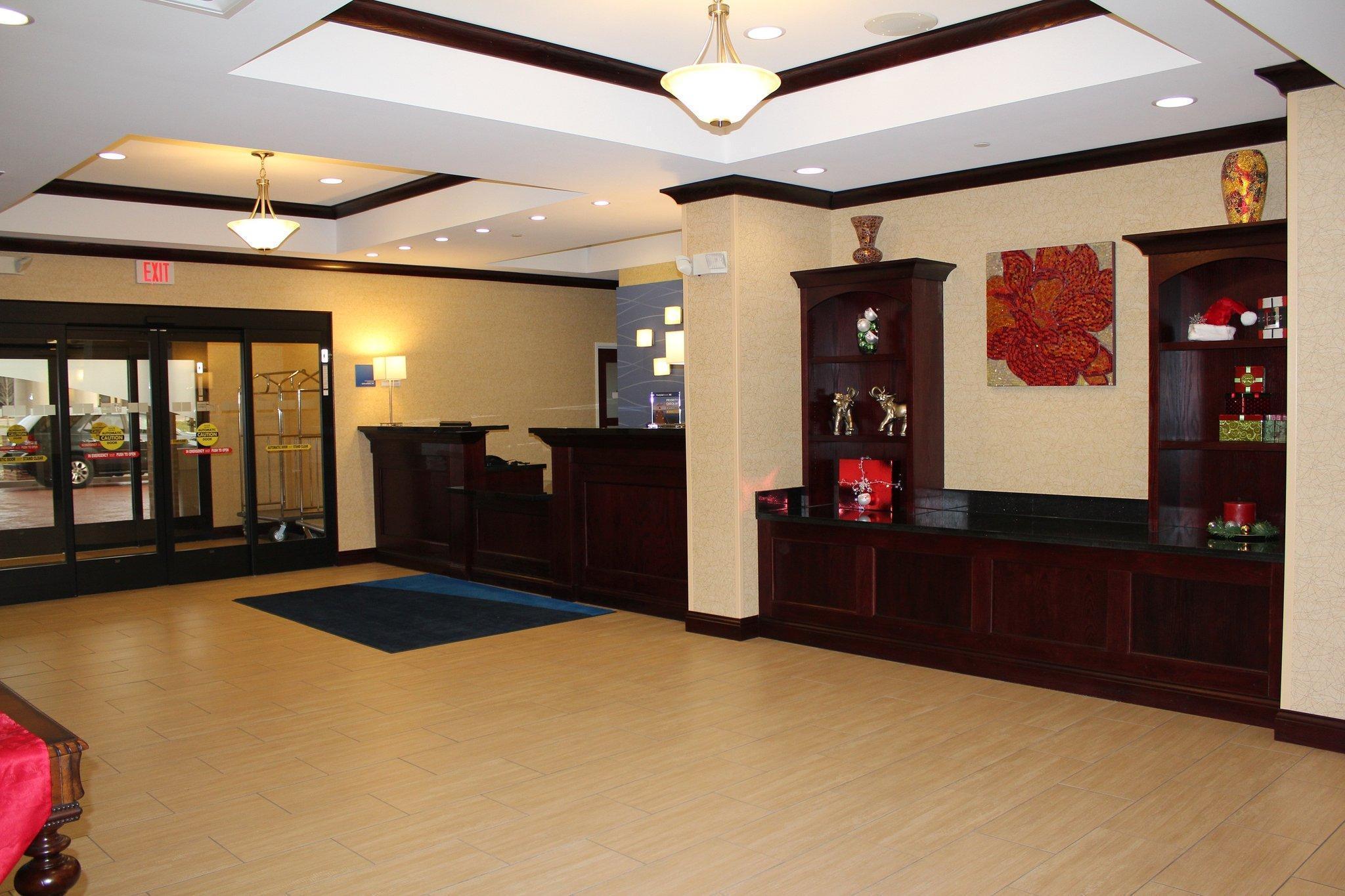 Holiday Inn Express Niles By Ihg Exterior photo