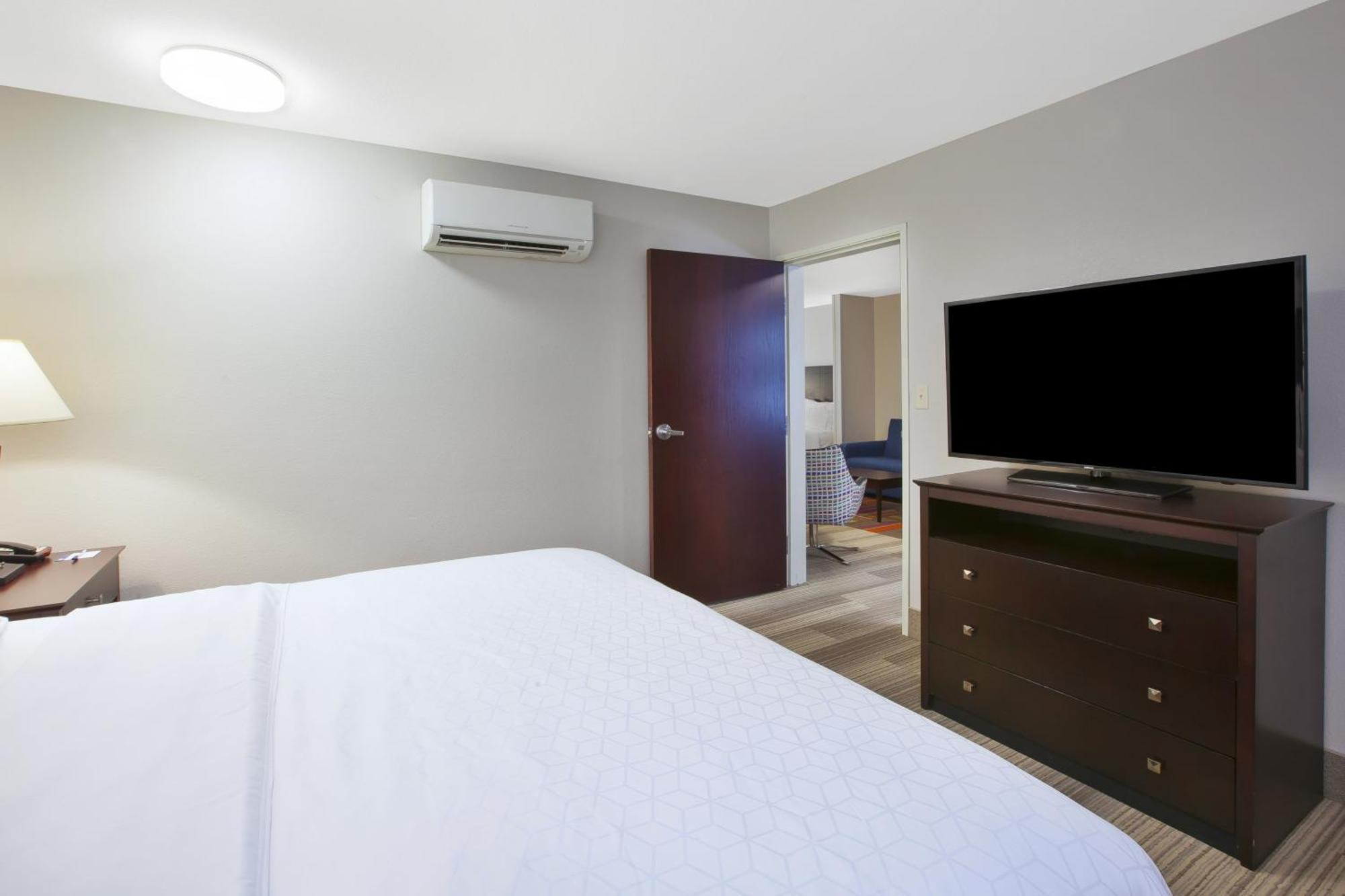 Holiday Inn Express Niles By Ihg Exterior photo
