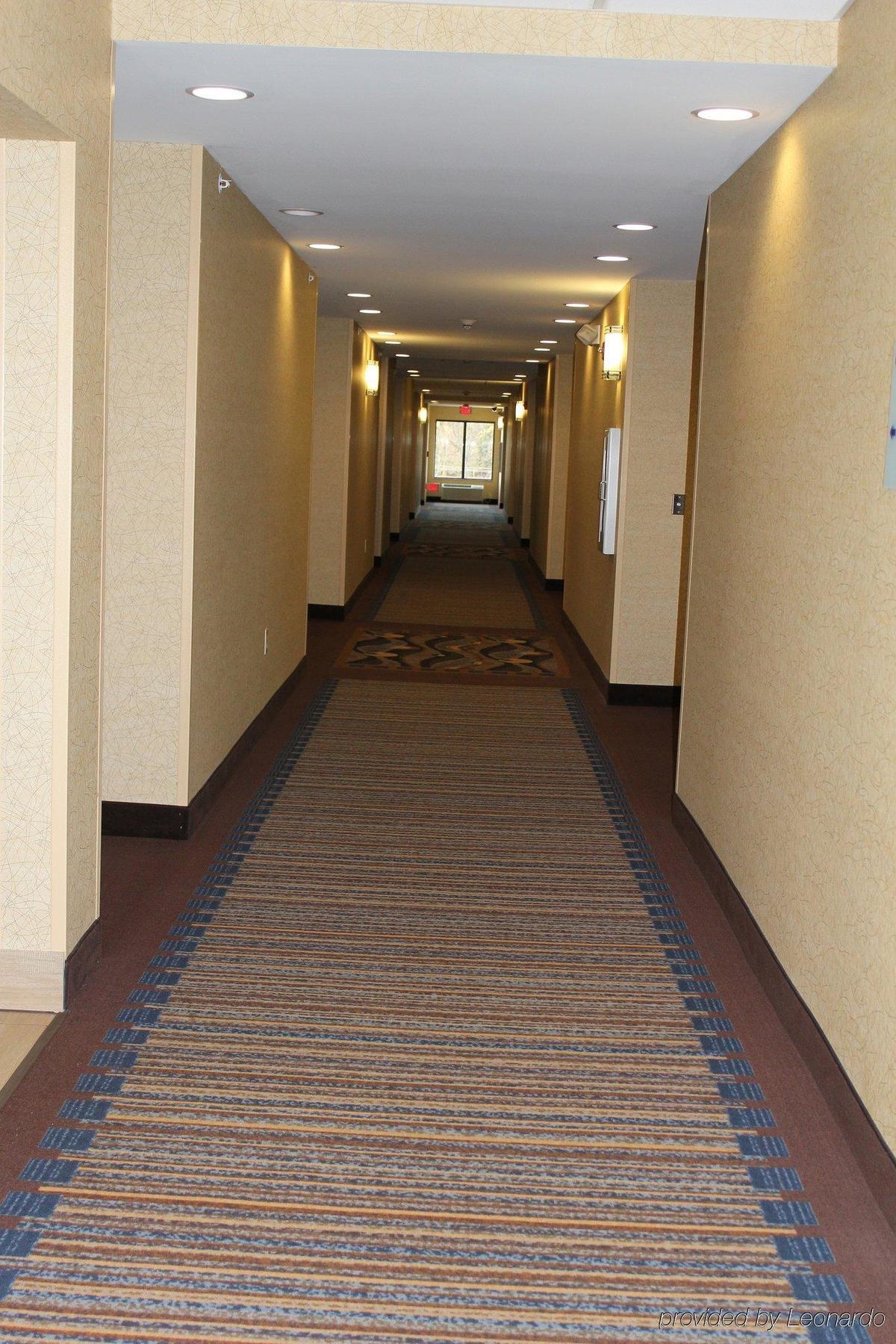 Holiday Inn Express Niles By Ihg Interior photo