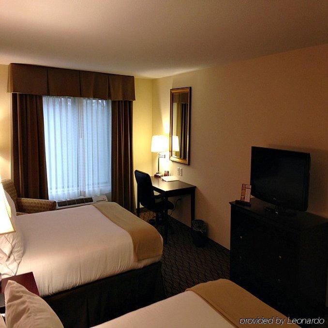Holiday Inn Express Niles By Ihg Exterior photo