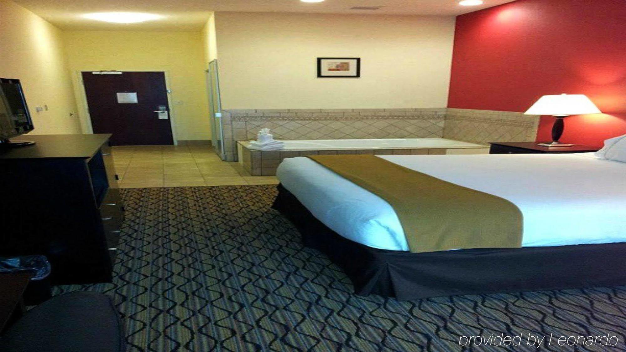 Holiday Inn Express Niles By Ihg Exterior photo